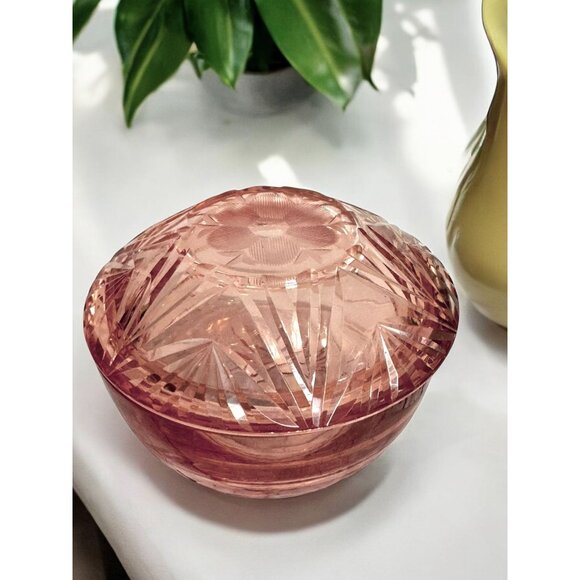 Vintage Pink Depression Glass Lidded Bowl With Starburst Pattern - Picture 2 of 7